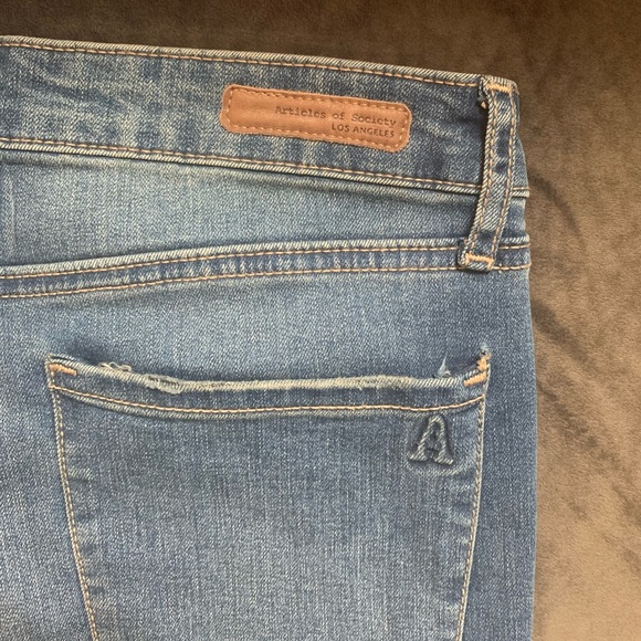 Cute Skinny Cut Jeans - Picture 4 of 6